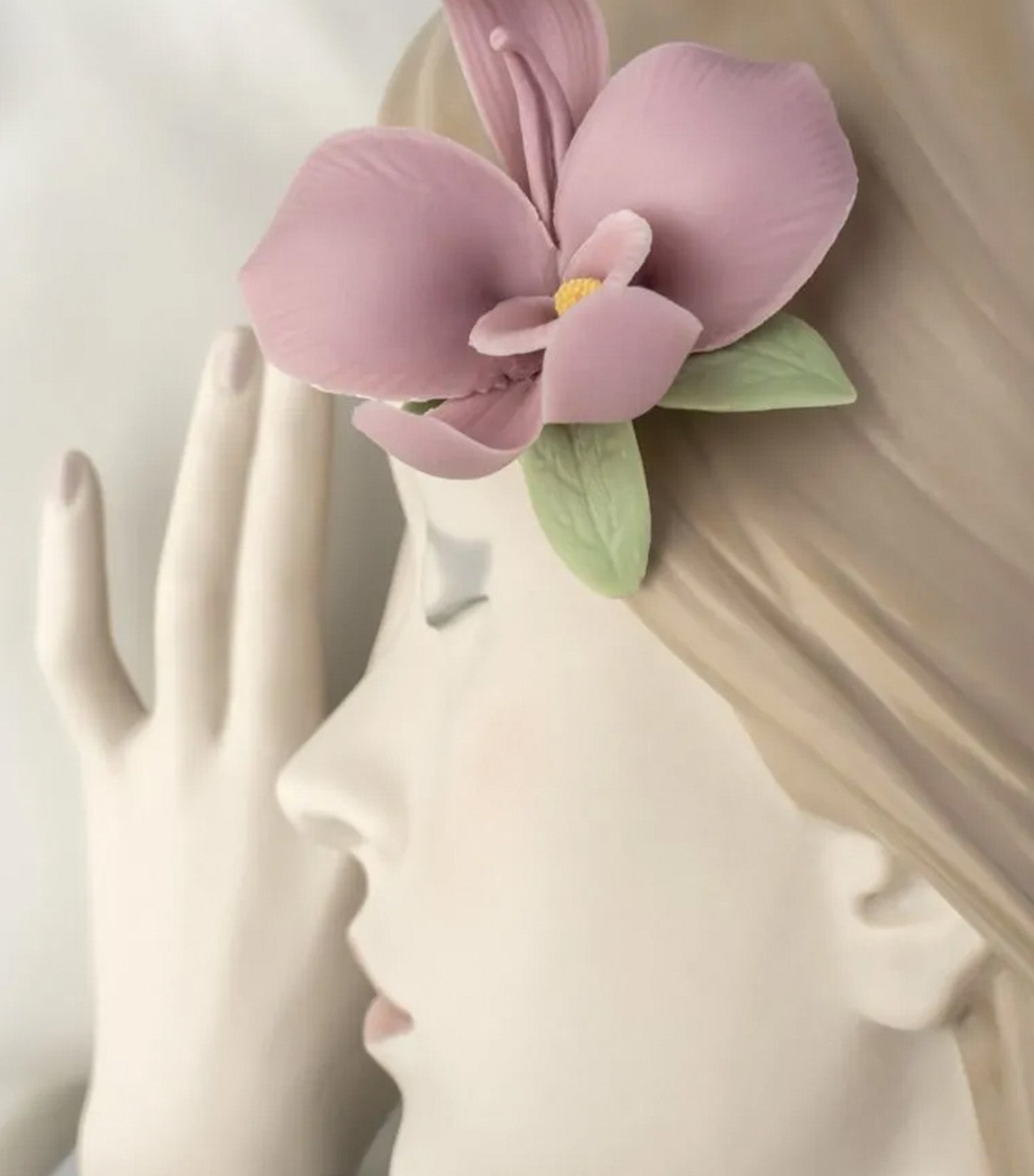 A True Friend Woman Figurine. Limited Edition