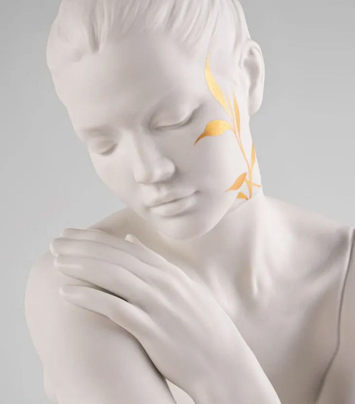 Reflections of Nature - Her Sculpture. White-gold