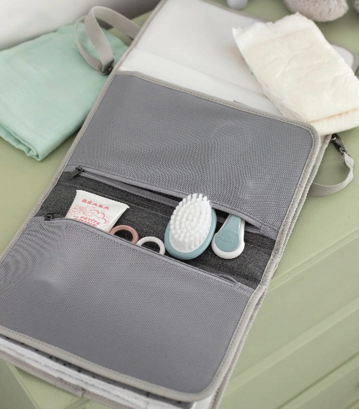 On-the-Go Changing Pouch Heather Gray