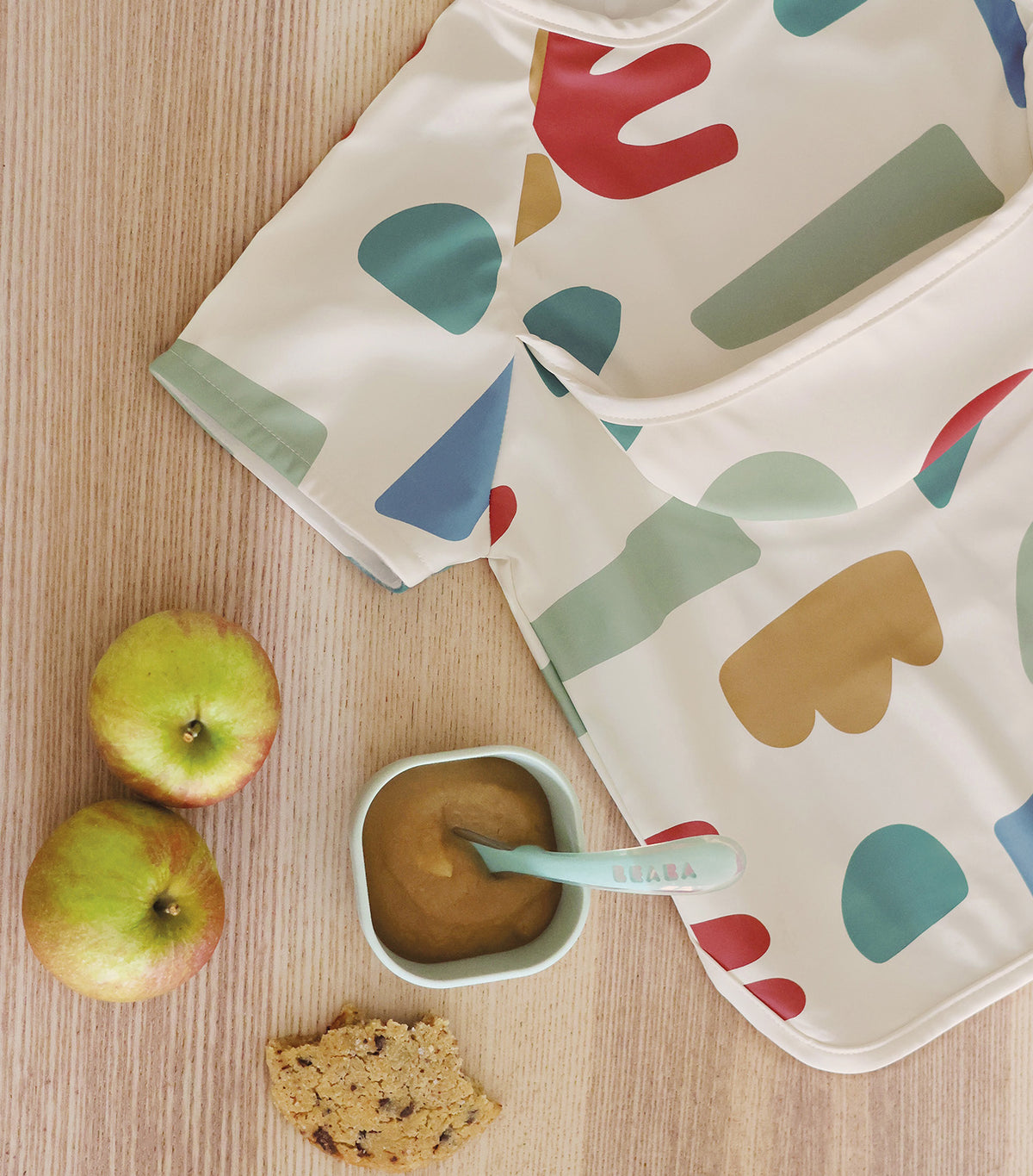 2-in-1 Bib with Removable Sleeves Playful