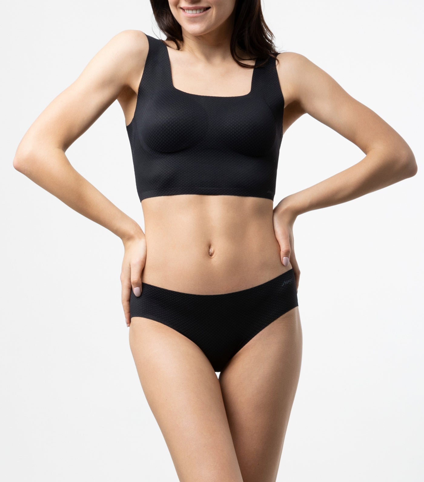 FEEL FLOW NonWired PullOn Top Black