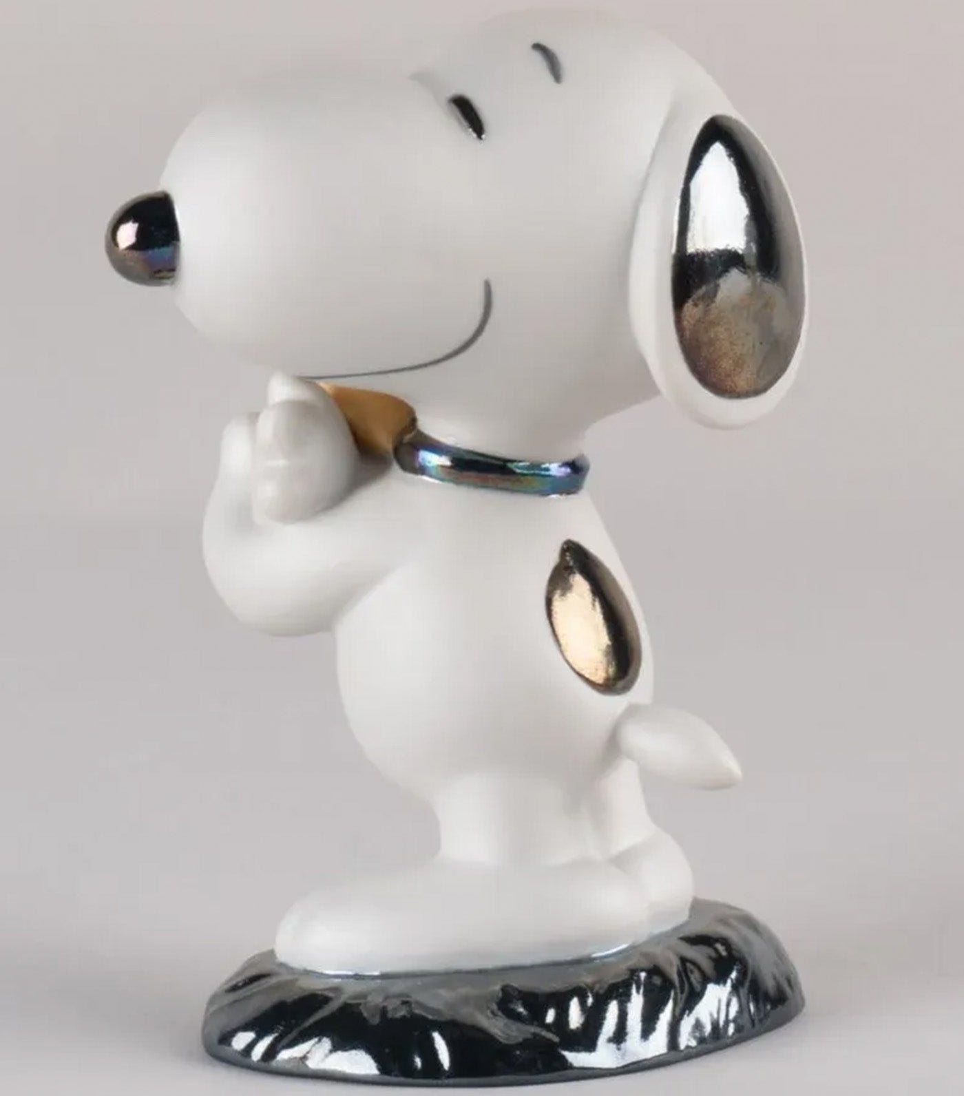 Snoopy™ Figurine. Numbered edition