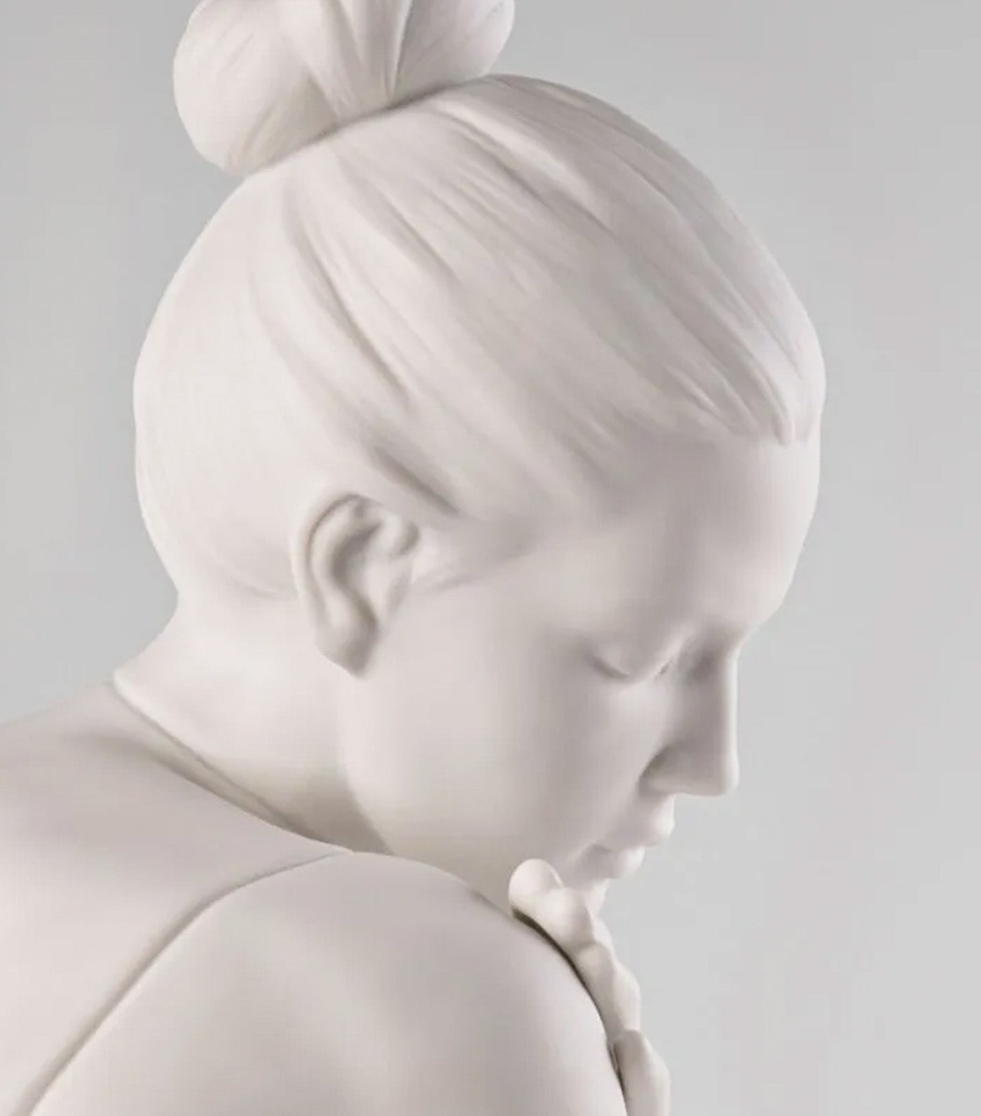 Reflections of Nature - Her Sculpture. White-gold