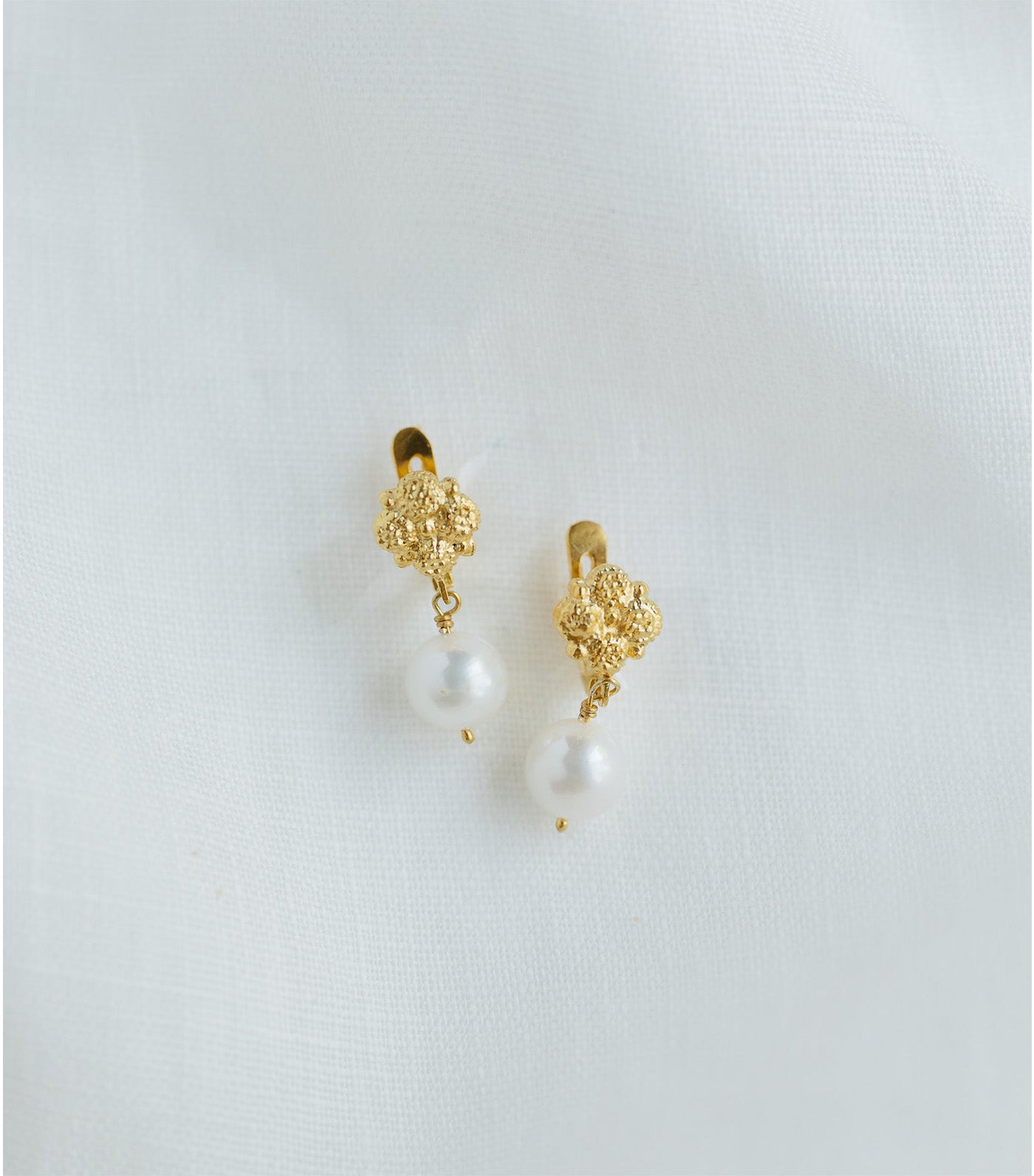 Estela Pearl Drop Earrings with 4 Rositas