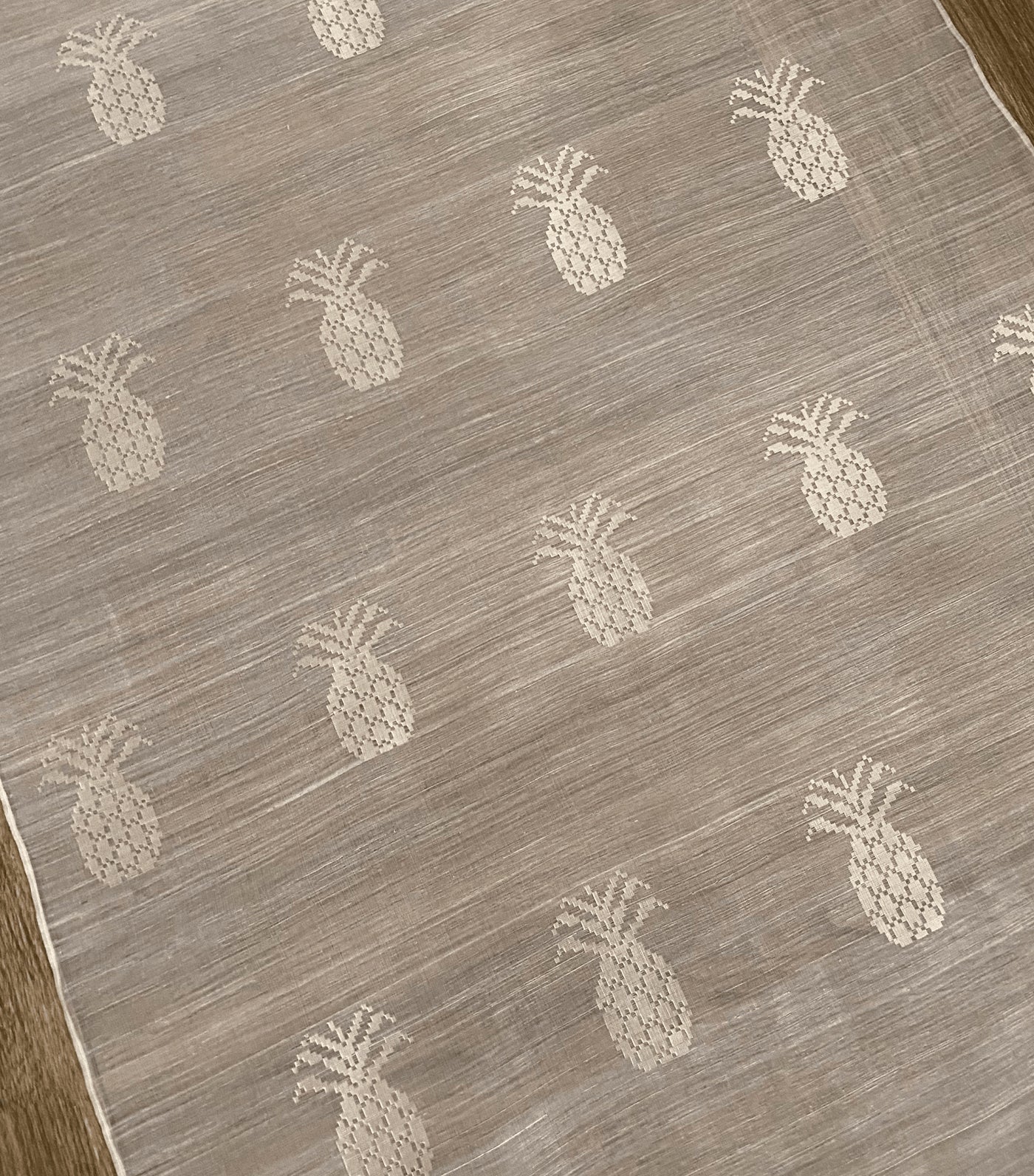 Pinya Piña Table Runner