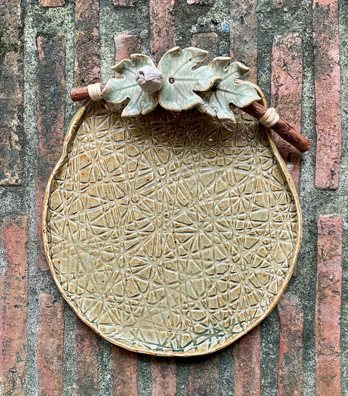 Plate with Root & Leaves 9in x 8in Set of 5