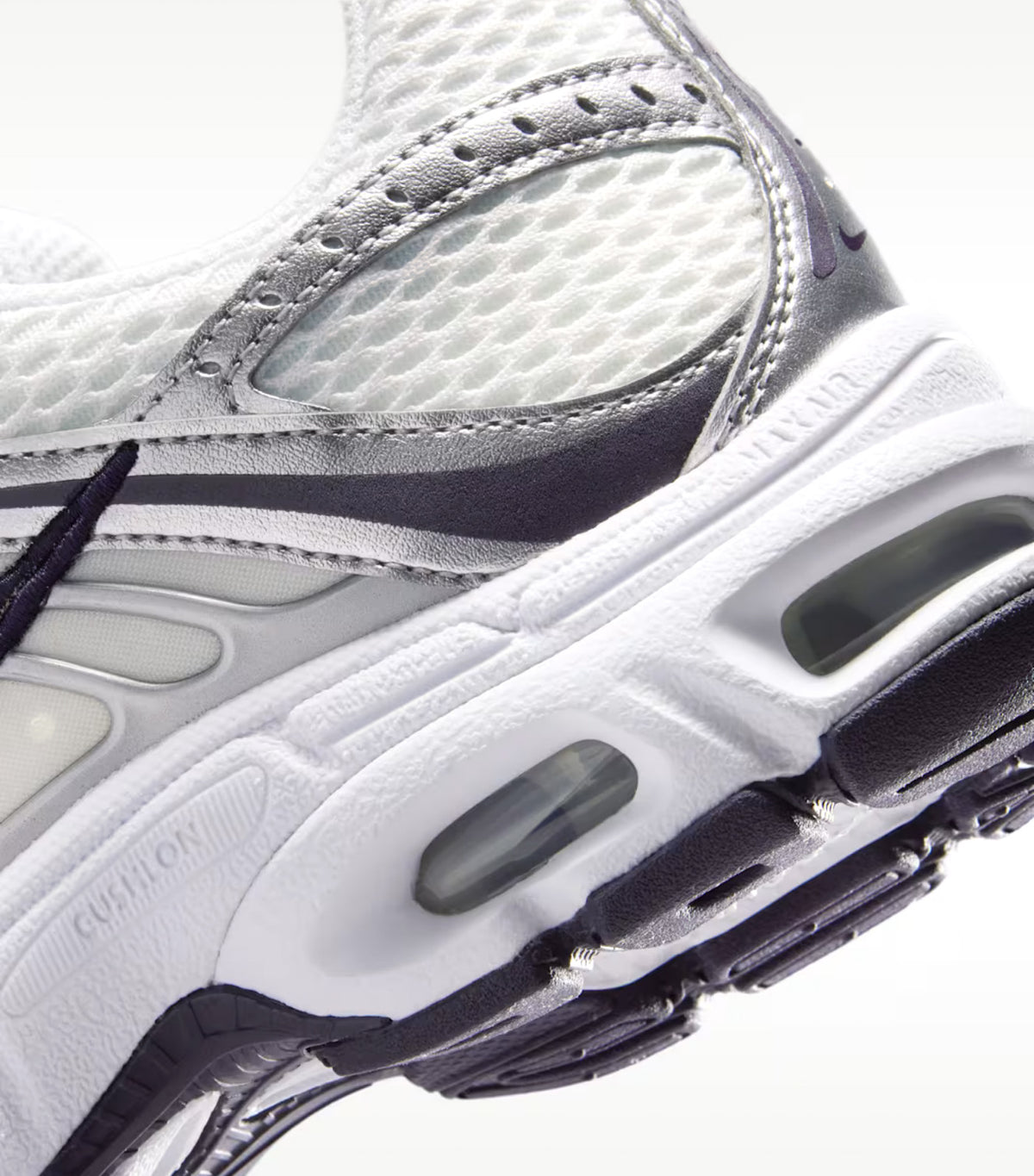 Air Max Moto 2K Summit White/Purple Dynasty/Metallic Silver/Light Violet Ore