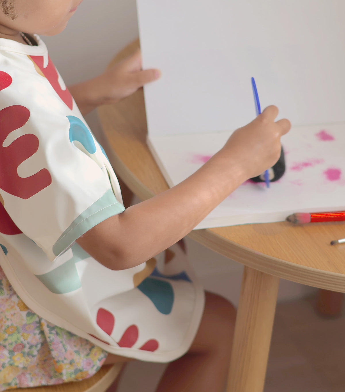2-in-1 Bib with Removable Sleeves Playful