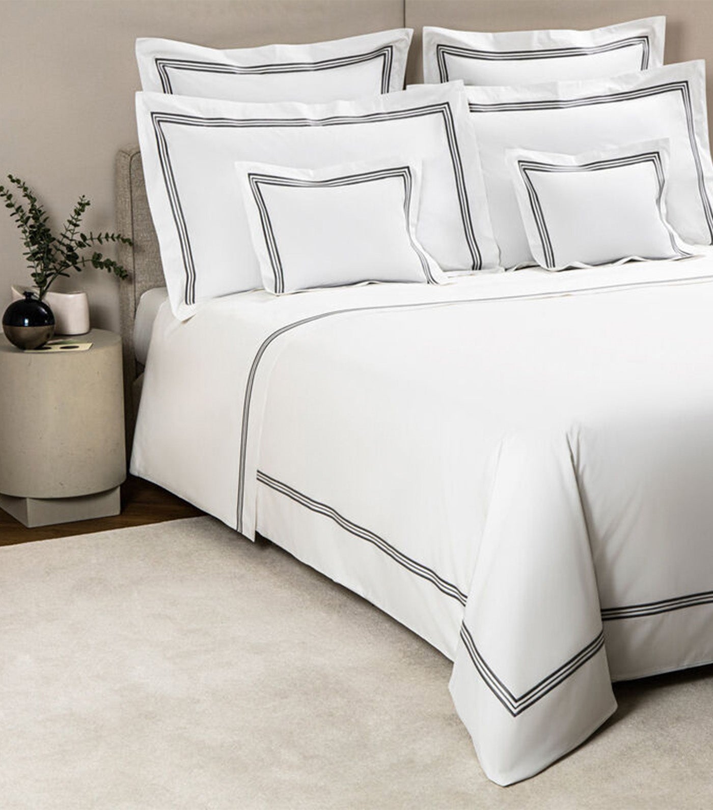 Triplo Bourdon Duvet Cover White/Slate Gray