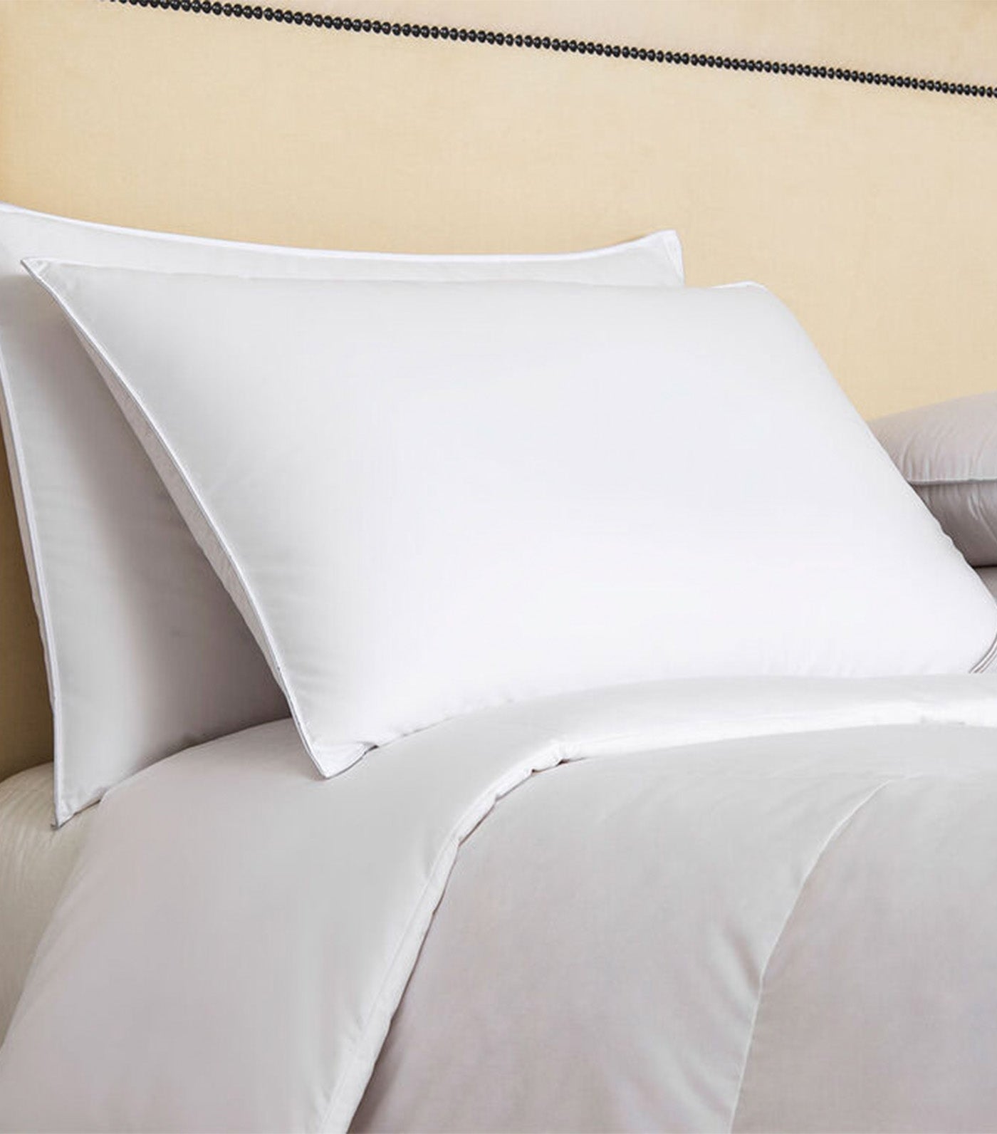 Cortina Medium Down Pillow White