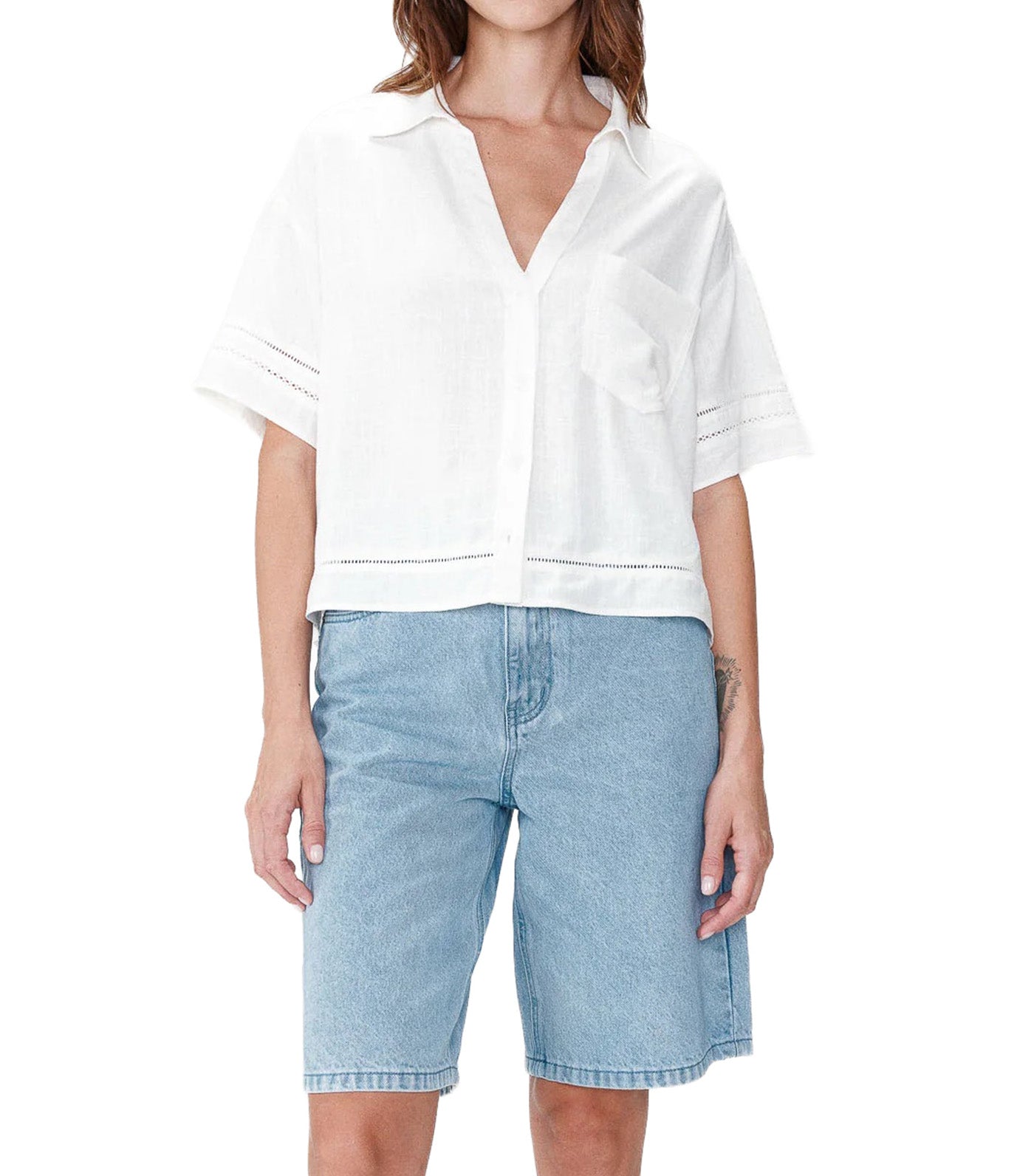 Winka Loose Lace Shirt with Short Sleeves White