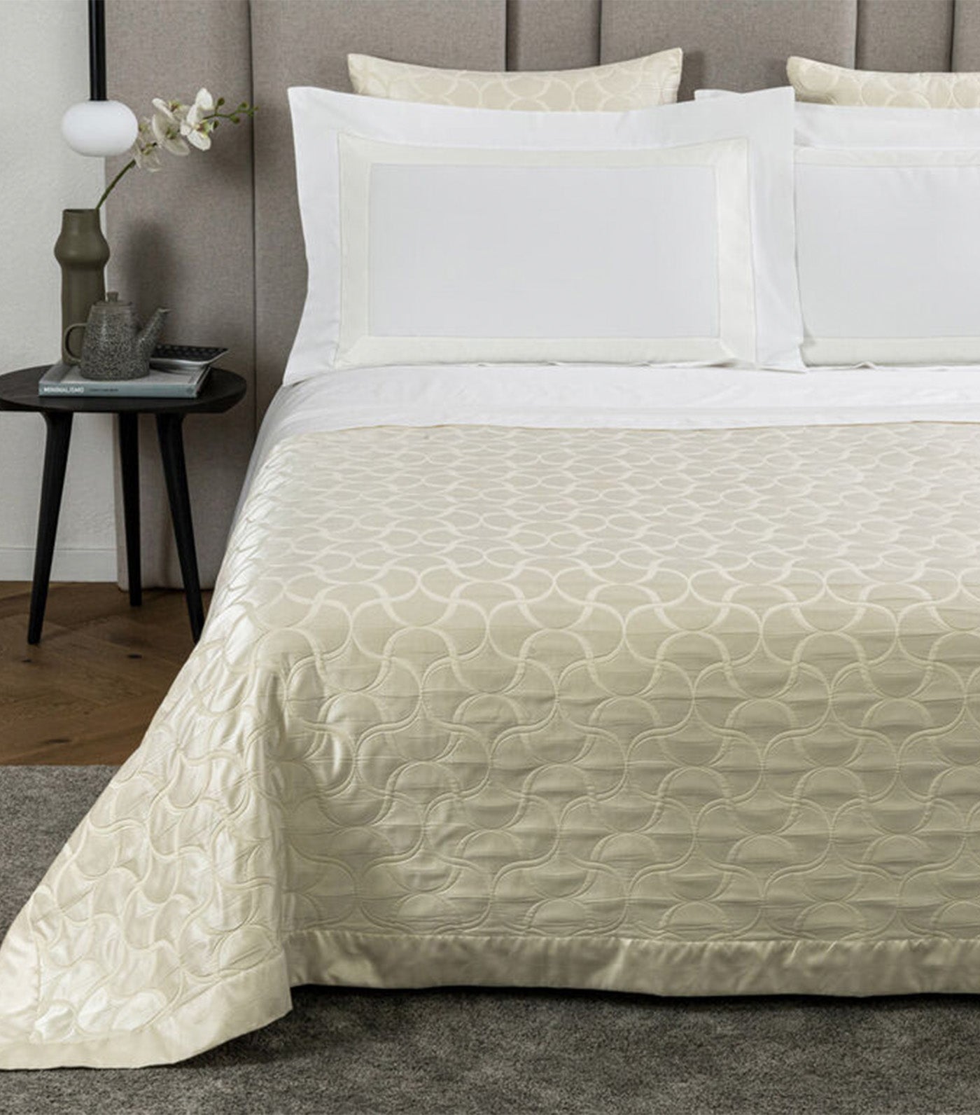 Luxury Tile Bedspread Milk