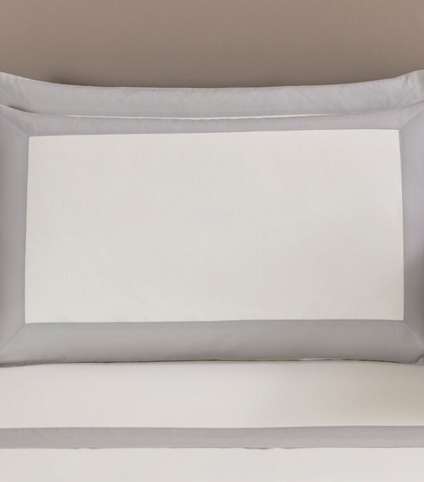 Bold Pillowcase Milk/Gray Cliff