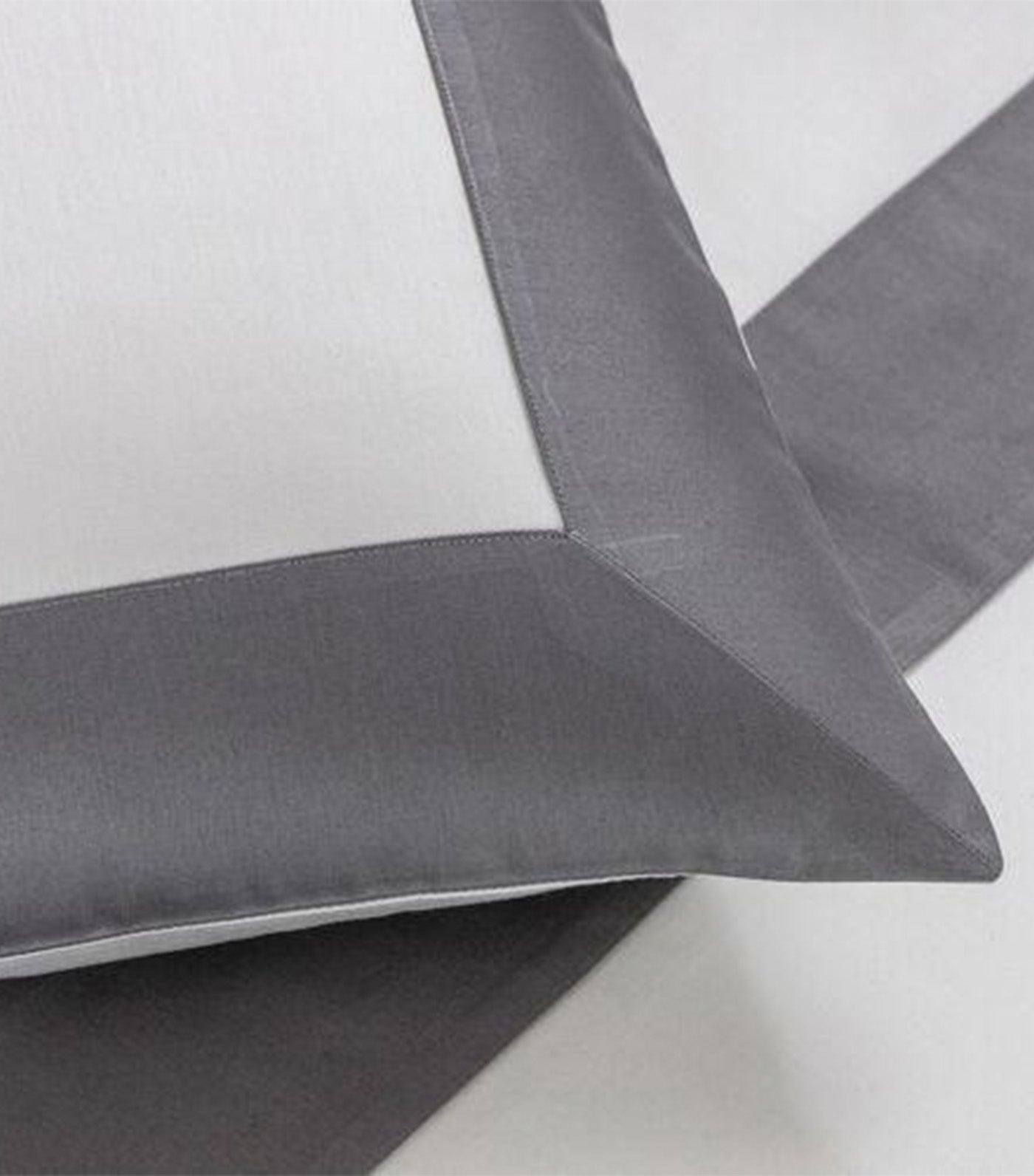 Bold Duvet Cover Set Milk/Slate Gray