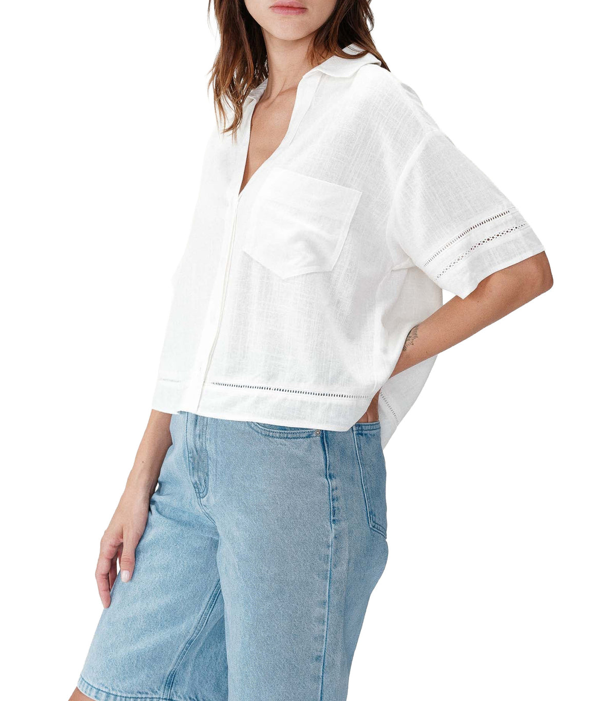 Winka Loose Lace Shirt with Short Sleeves White