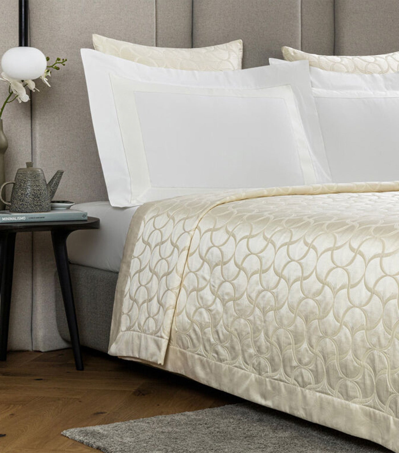 Luxury Tile Bedspread Milk