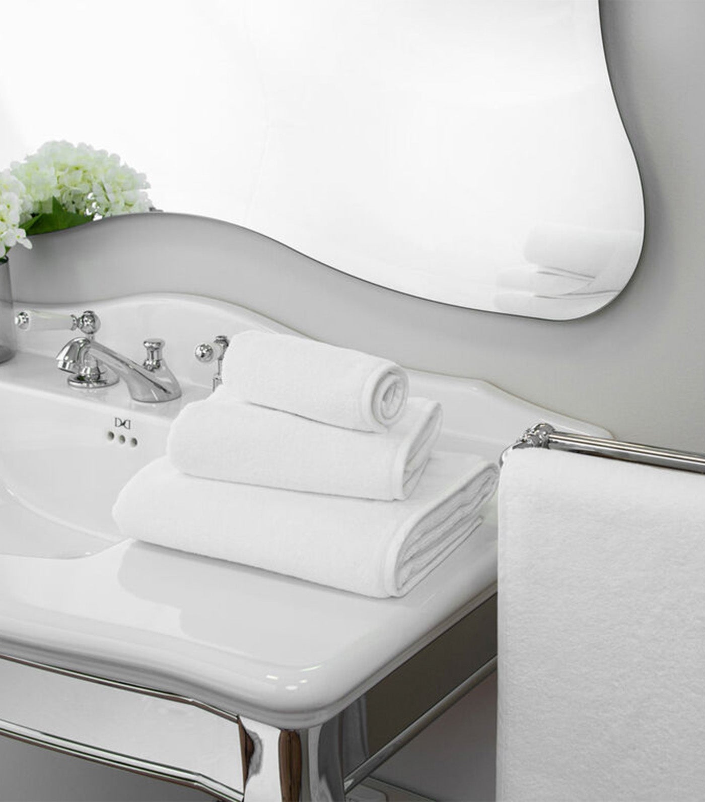 Plush Bath Towel White