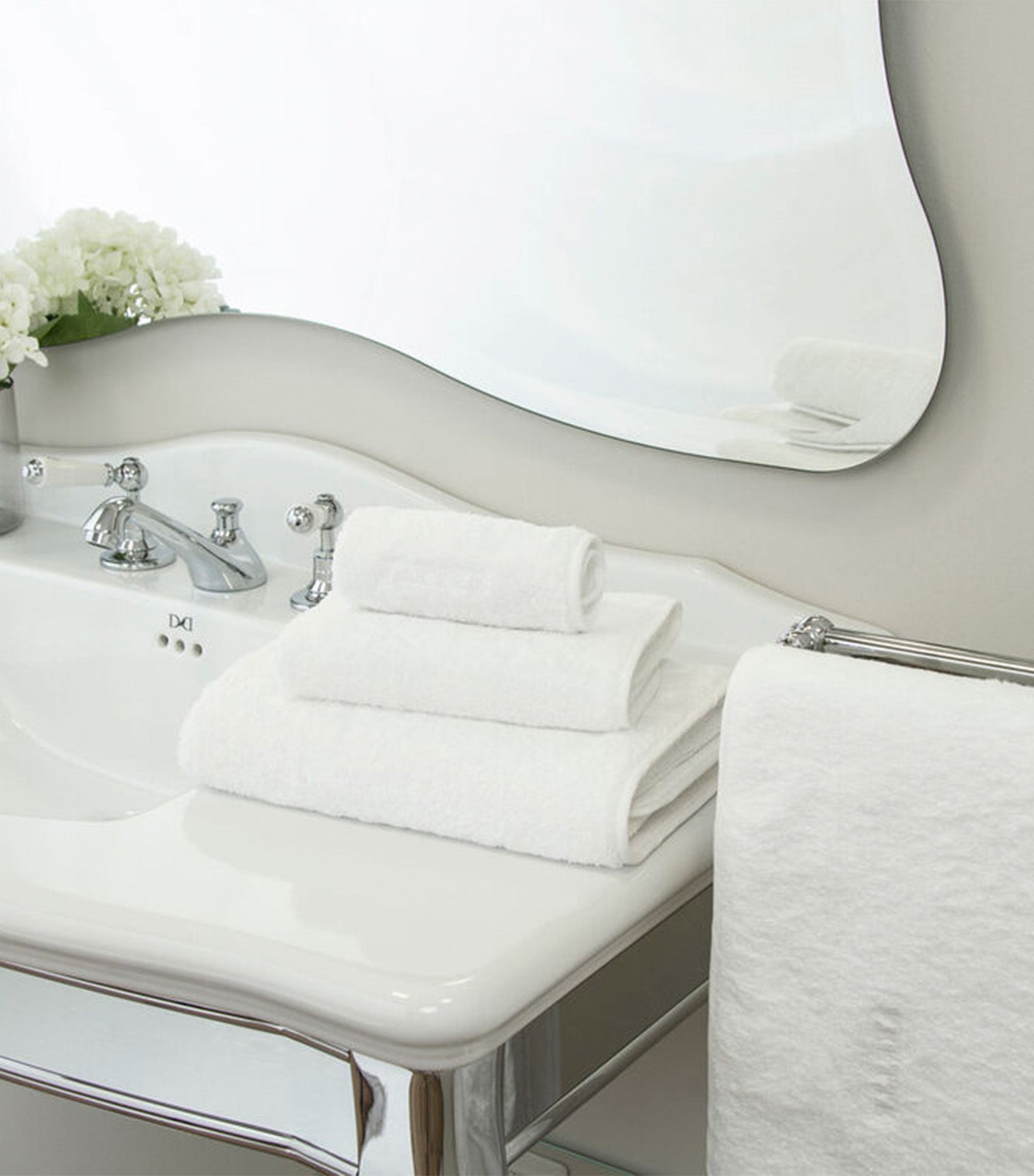 Unito Bath Towel White