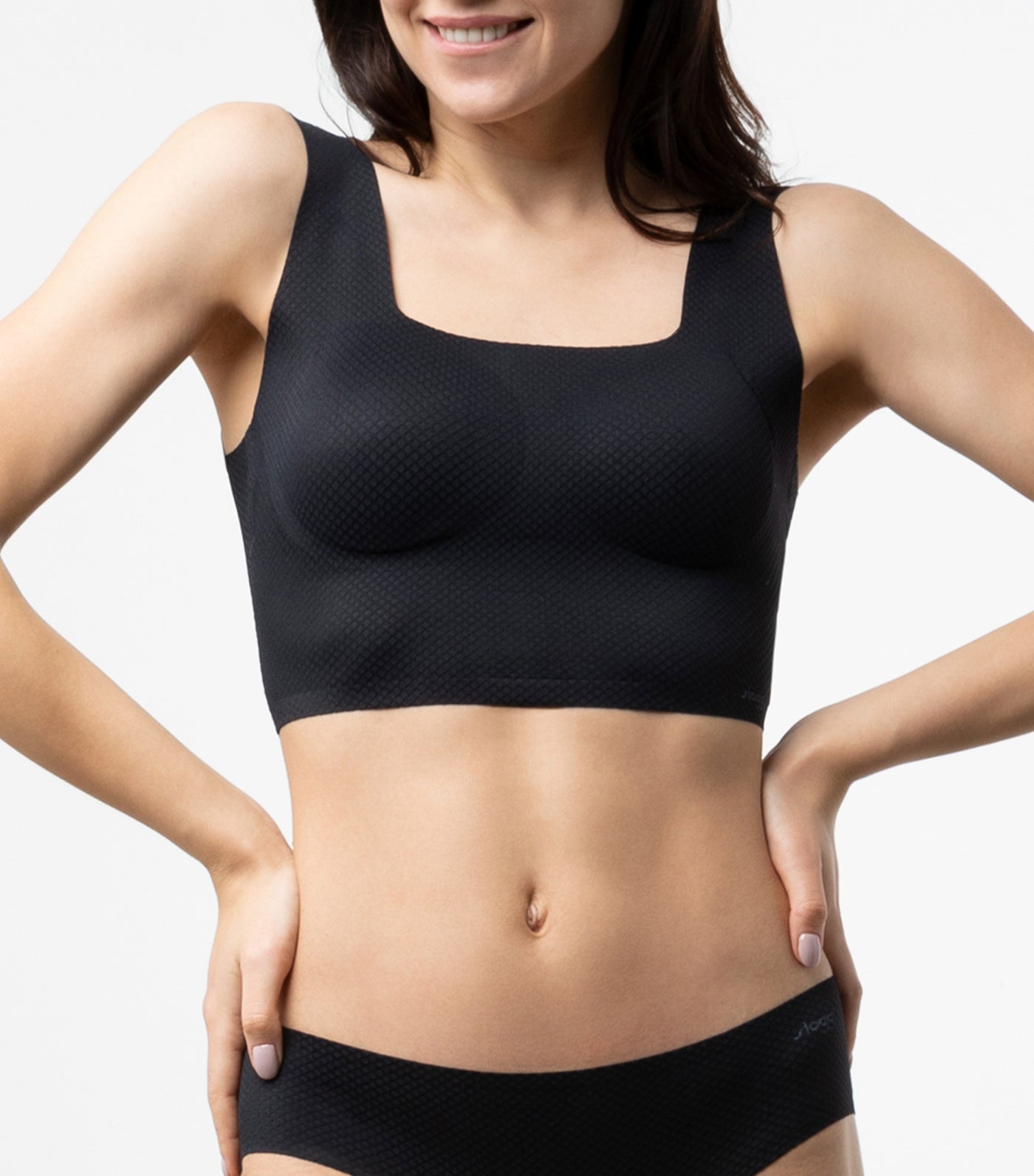 FEEL FLOW NonWired PullOn Top Black
