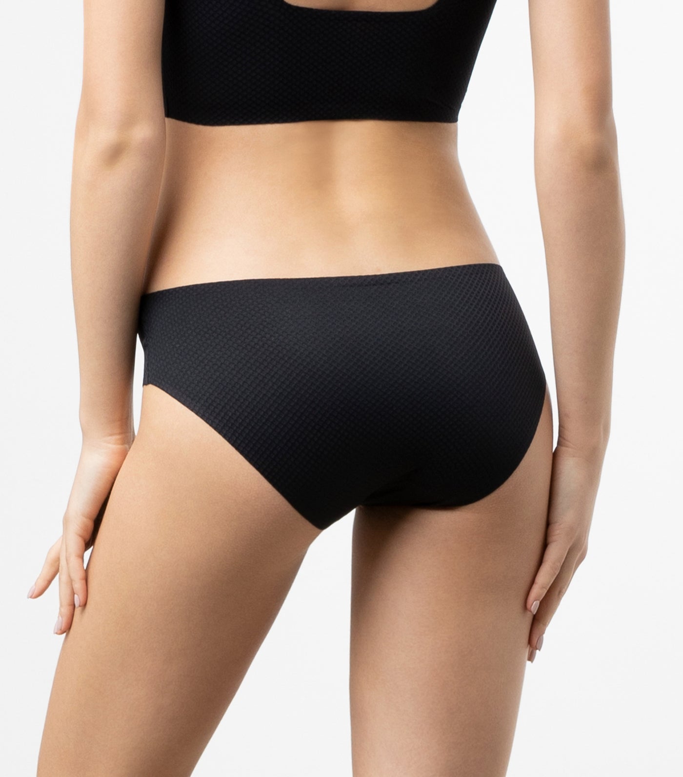 F. FLOW Seamless Hipster Panty Black